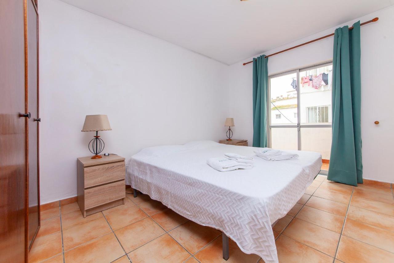B18 - Village Street Apartment ลากอส ภายนอก รูปภาพ